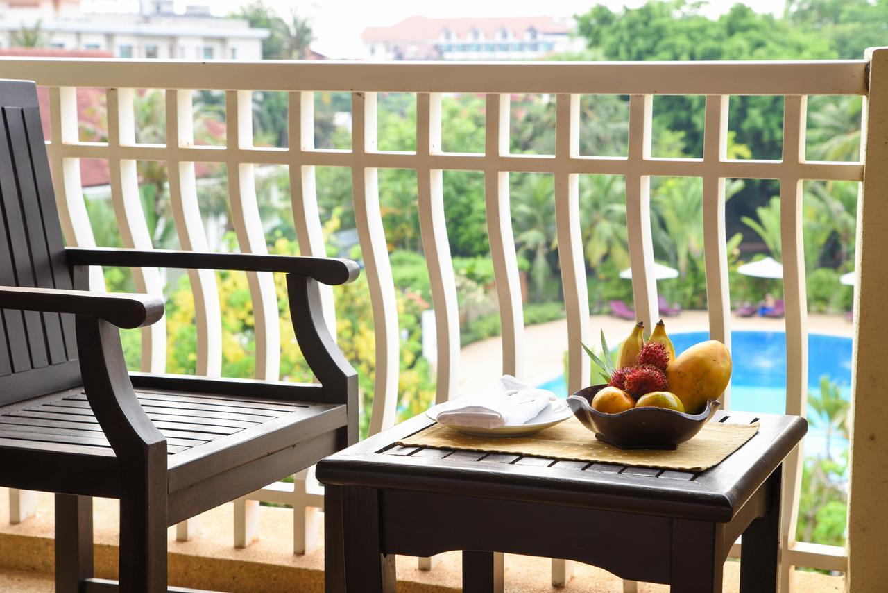 Angkor Century & Siem Reap